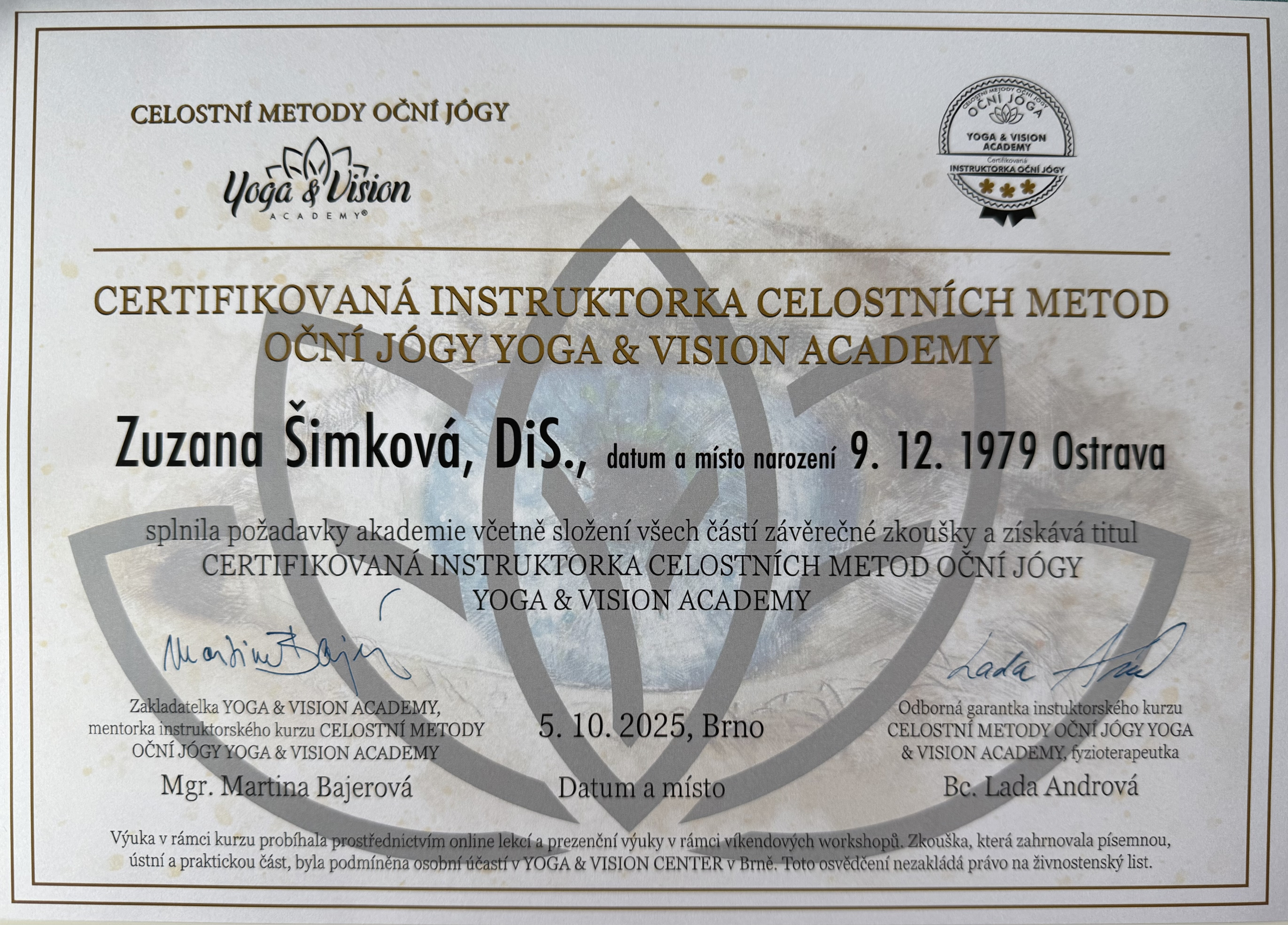 certifikovana lektorka celostnich metod ocni jogy Zuzana Simkova Yoga and Vision Academy